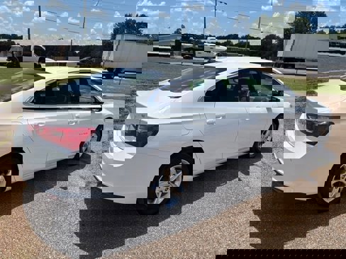 Used 2024 Chevrolet Malibu LT image 5