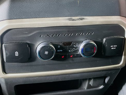 Used 2024 Ford Expedition Limited image 28
