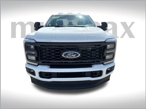 New 2025 Ford F350 4x4 Regular Cab Super Duty image 10