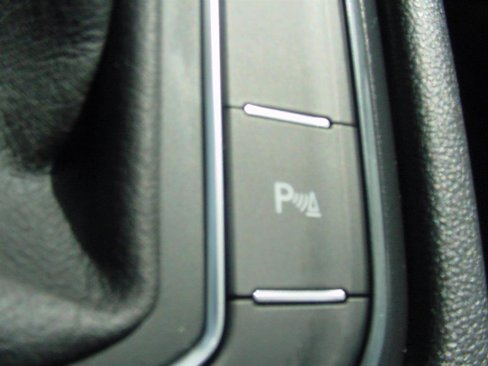 Used 2020 Volkswagen Tiguan SEL w/ 3rd Row Seat Package image 26