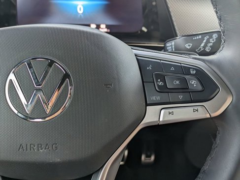 Used 2025 Volkswagen Atlas Cross Sport SEL Premium R-Line image 19