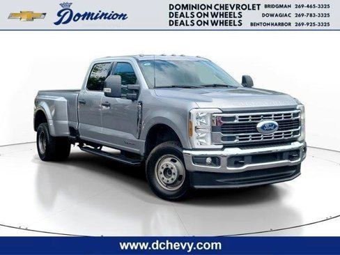 Used 2024 Ford F350 XLT image 1