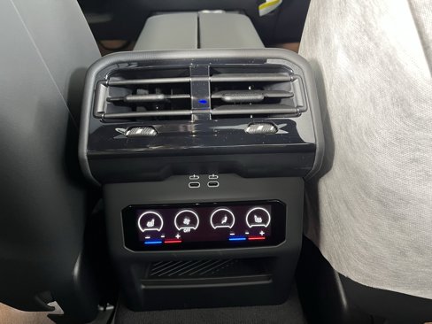 New 2026 BMW M5 w/ Carbon Package image 18