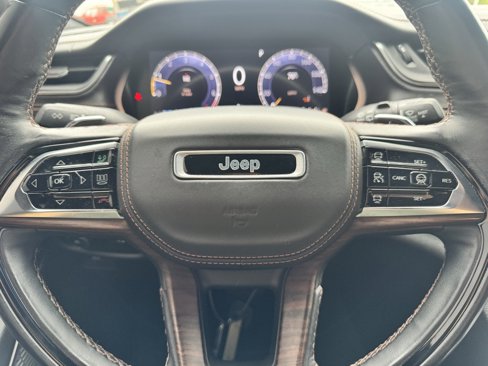 Used 2021 Jeep Grand Cherokee L Summit w/ Luxury Tech Group V image 25