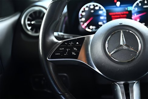 Used 2024 Mercedes-Benz GLB 250 image 34