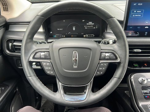 Used 2022 Lincoln Nautilus AWD w/ Premium Package image 22
