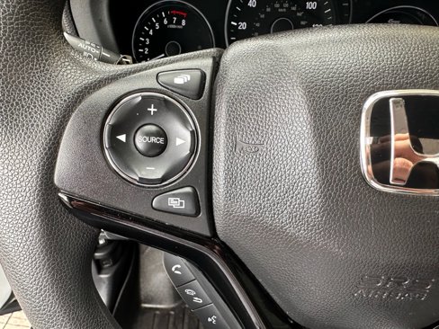 Used 2017 Honda HR-V EX image 11