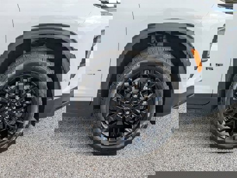 New 2026 Chevrolet Traverse LT w/ Enhanced Driving Package image 11