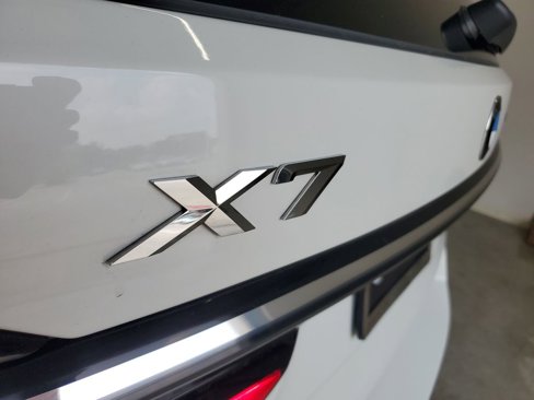 Used 2025 BMW X7 xDrive40i image 9