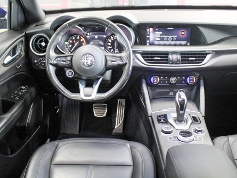 Used 2022 Alfa Romeo Stelvio Ti image 11
