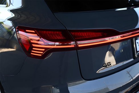 Used 2024 Audi Q8 e-tron Premium image 8