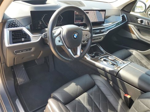 Used 2024 BMW X7 xDrive40i image 4