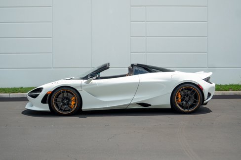 Used 2024 McLaren 750S Spider image 2