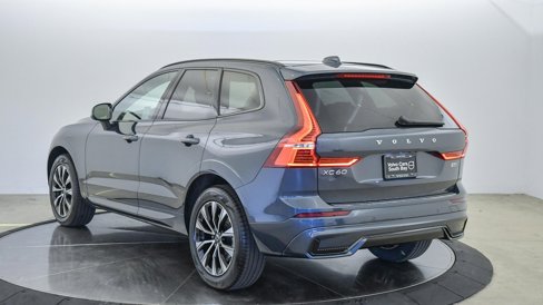 Certified 2025 Volvo XC60 B5 Core w/ Protection Package Premier image 2