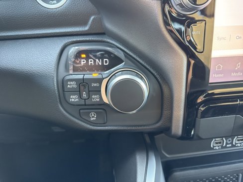 New 2026 RAM 1500 4x4 Crew Cab image 18