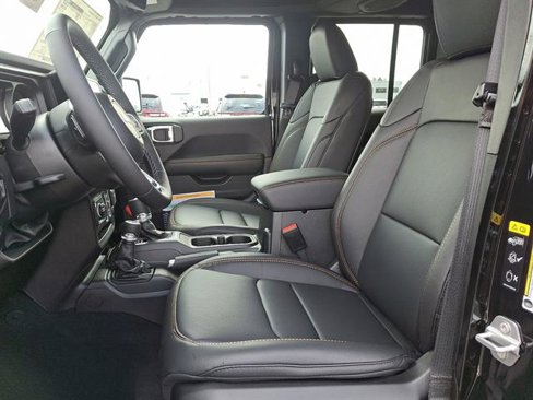 New 2025 Jeep Wrangler Unlimited Sahara image 10