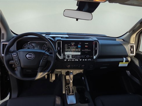 Used 2025 Nissan Frontier SV image 25