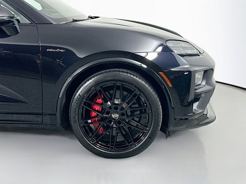 New 2025 Porsche Macan Turbo Electric image 14