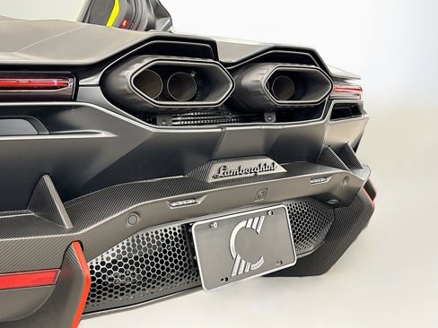 Used 2024 Lamborghini Revuelto image 27