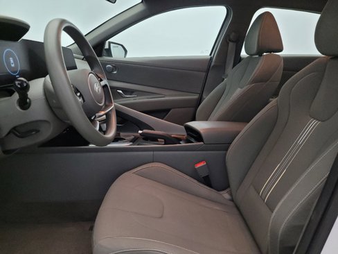 Used 2024 Hyundai Elantra SEL image 17