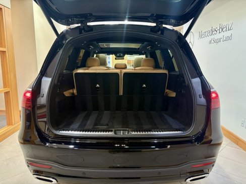 New 2026 Mercedes-Benz GLS 450 4MATIC image 28