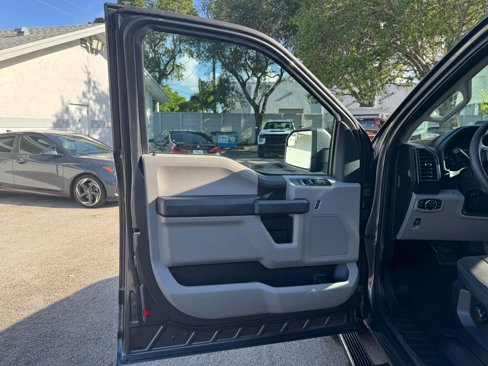 Used 2017 Ford F150 XL w/ Equipment Group 101A Mid image 9