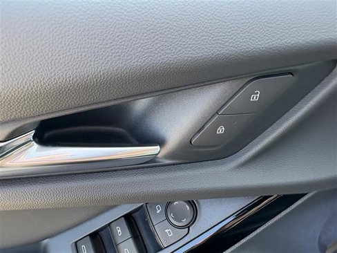 New 2026 Chevrolet Equinox LT w/ Convenience Package II image 9