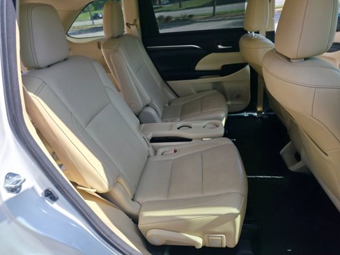 Used 2015 Toyota Highlander Limited image 29