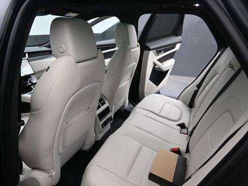New 2026 Jaguar F-PACE R-Dynamic S image 16