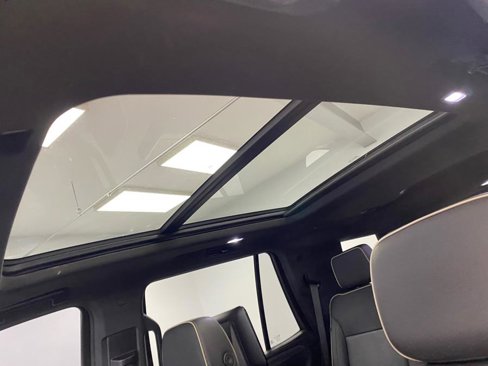 Used 2021 GMC Yukon SLT w/ SLT Premium Package image 19