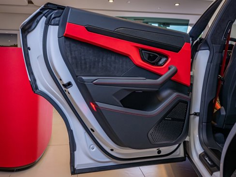 Used 2023 Lamborghini Urus S image 13