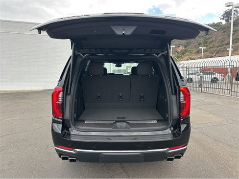 New 2025 GMC Yukon AT4 w/ Premium Trailering Package image 31