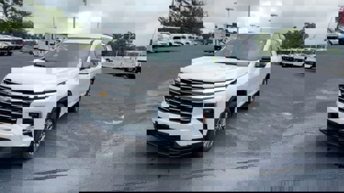 New 2026 Chevrolet Traverse LT w/ Driver Confidence Package image 3