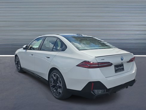 New 2026 BMW 550e xDrive w/ Executive Package image 4