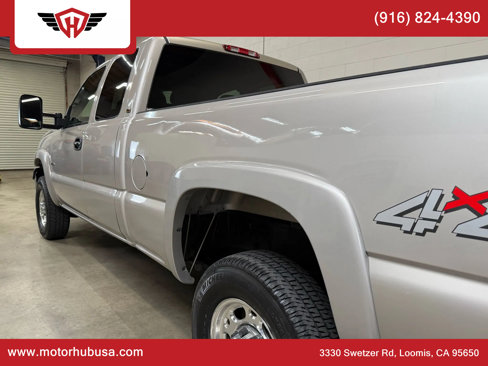 Used 2004 Chevrolet Silverado 2500 LT w/ Heavy-Duty Power Package image 4