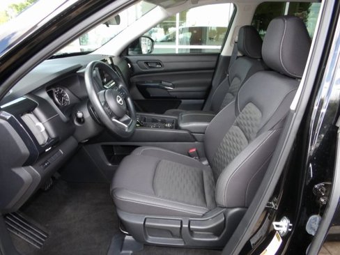 Certified 2024 Nissan Pathfinder S image 17