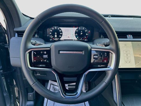 Used 2025 Land Rover Discovery Sport Dynamic SE image 31