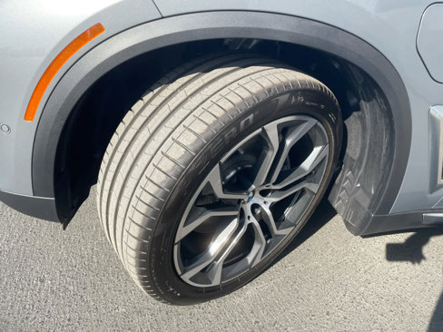 New 2026 BMW X5 xDrive50e w/ Climate Comfort Package image 18