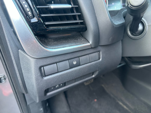 Used 2023 Nissan Rogue SV image 10