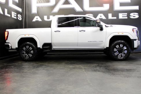 Used 2024 GMC Sierra 2500 Denali w/ Denali Reserve Package image 4