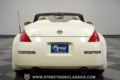 Used 2004 Nissan 350Z Touring image 10