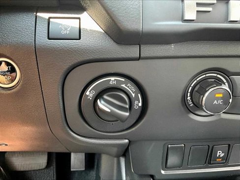 Certified 2025 Nissan Frontier SV image 26