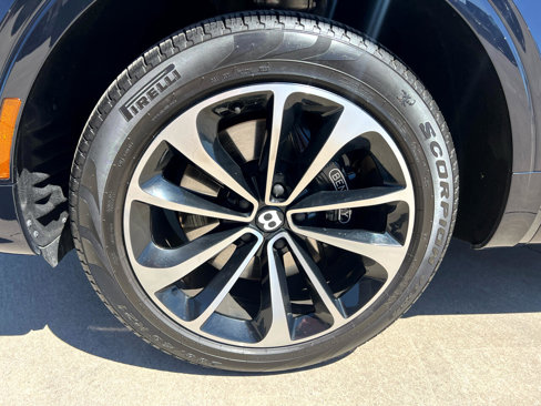 Used 2023 Bentley Bentayga image 15