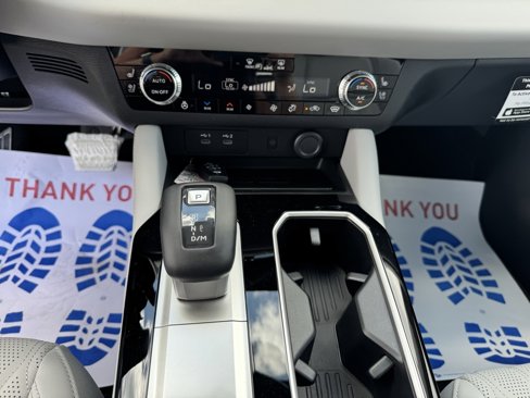 New 2025 Mitsubishi Outlander AWD image 23