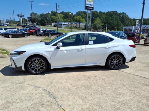 New 2025 Toyota Camry SE image 2