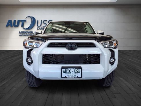 Used 2024 Toyota 4Runner SR5 Premium image 2