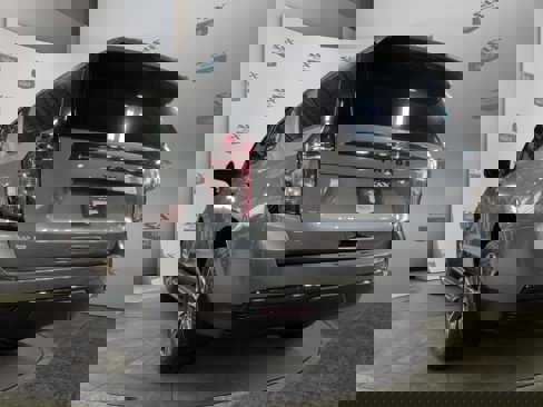 Used 2021 Chevrolet Tahoe Z71 w/ Z71 Signature Package image 3