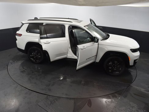 New 2025 Jeep Grand Cherokee L Altitude image 47