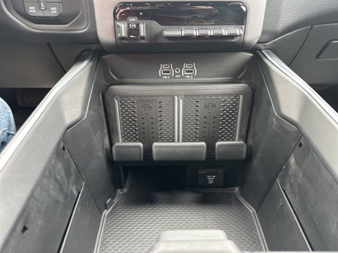 New 2025 RAM 3500 Big Horn image 28