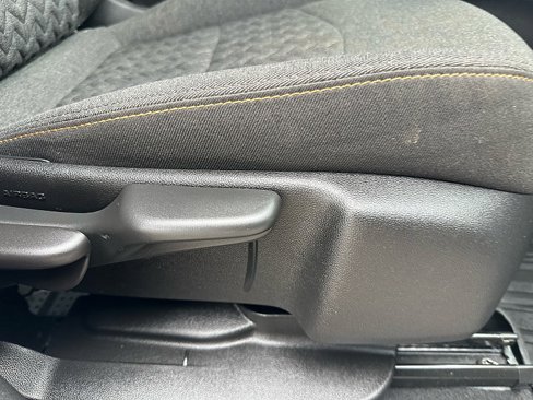 Used 2023 Chevrolet Equinox LT image 28